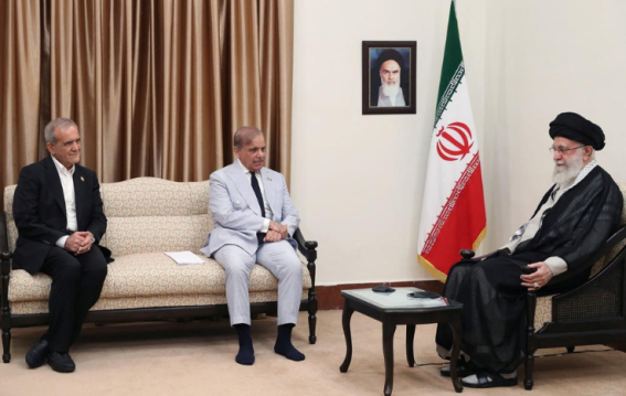 Pakistan PM Shehbaz Sharif Offers Peace Talks with India, Highlights Iran Ties During Tehran Visit